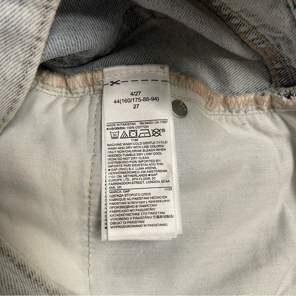 GAP Jean Shorts Women's Size 4 US Light Denim Mid Rise Destructed Stride NWT - Picture 11 of 12